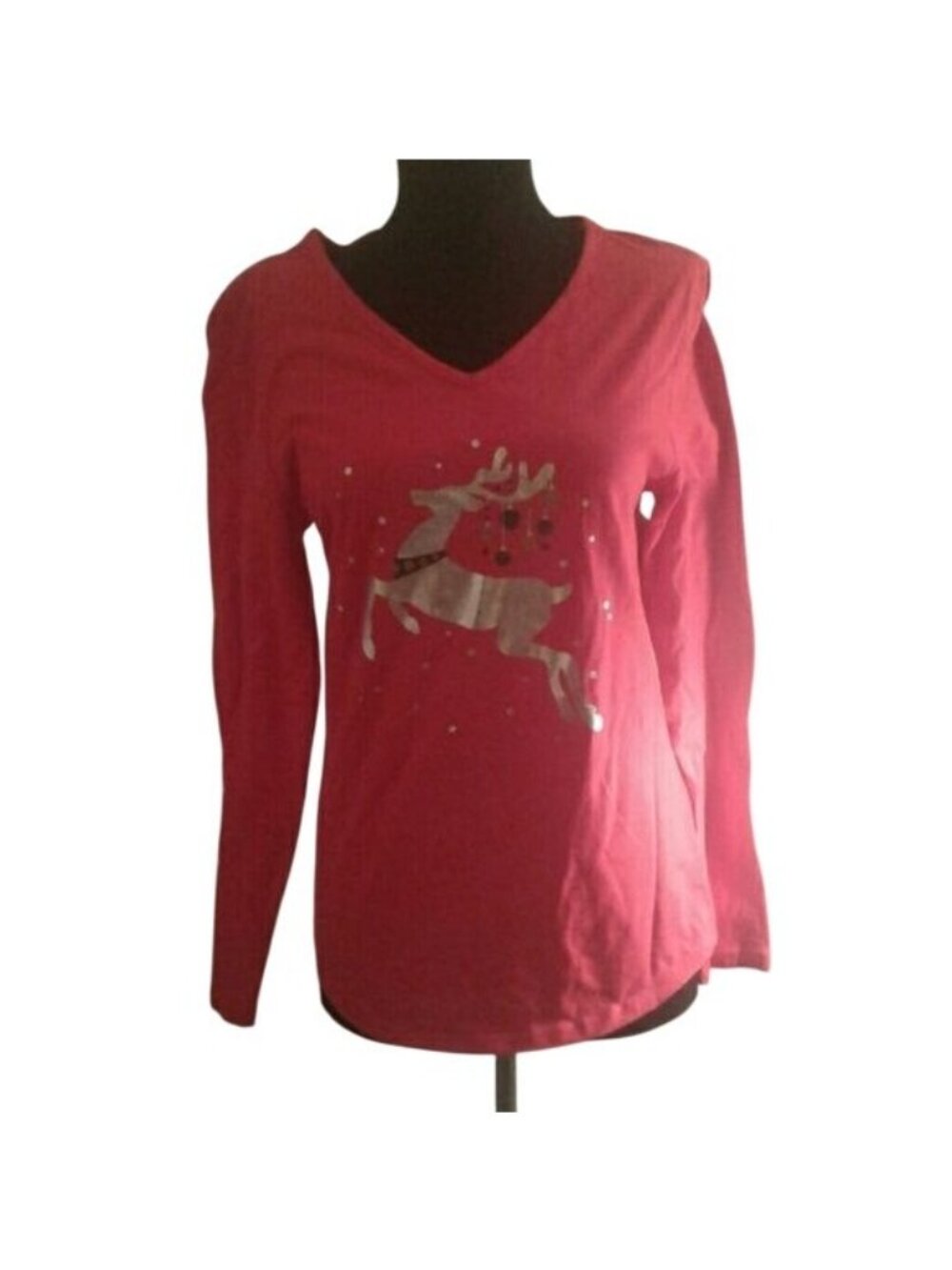 Womens S 4 6 Red Long-Sleeve V-Neck Reindeer Graphic Christmas Tee Shirt